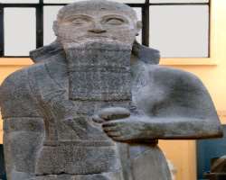 There are various ancient temples of the 15th century BC including the temples of moon god Sin and sun god. The temple of goddess Ishtar was made from